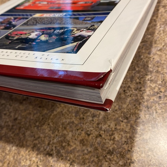 Winston Cup Nascar 1997 Yearbook Chronicle of the Season Racing - Picture 4 of 16